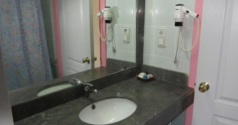 Aymes Hotel เฟทิเย ภายนอก รูปภาพ