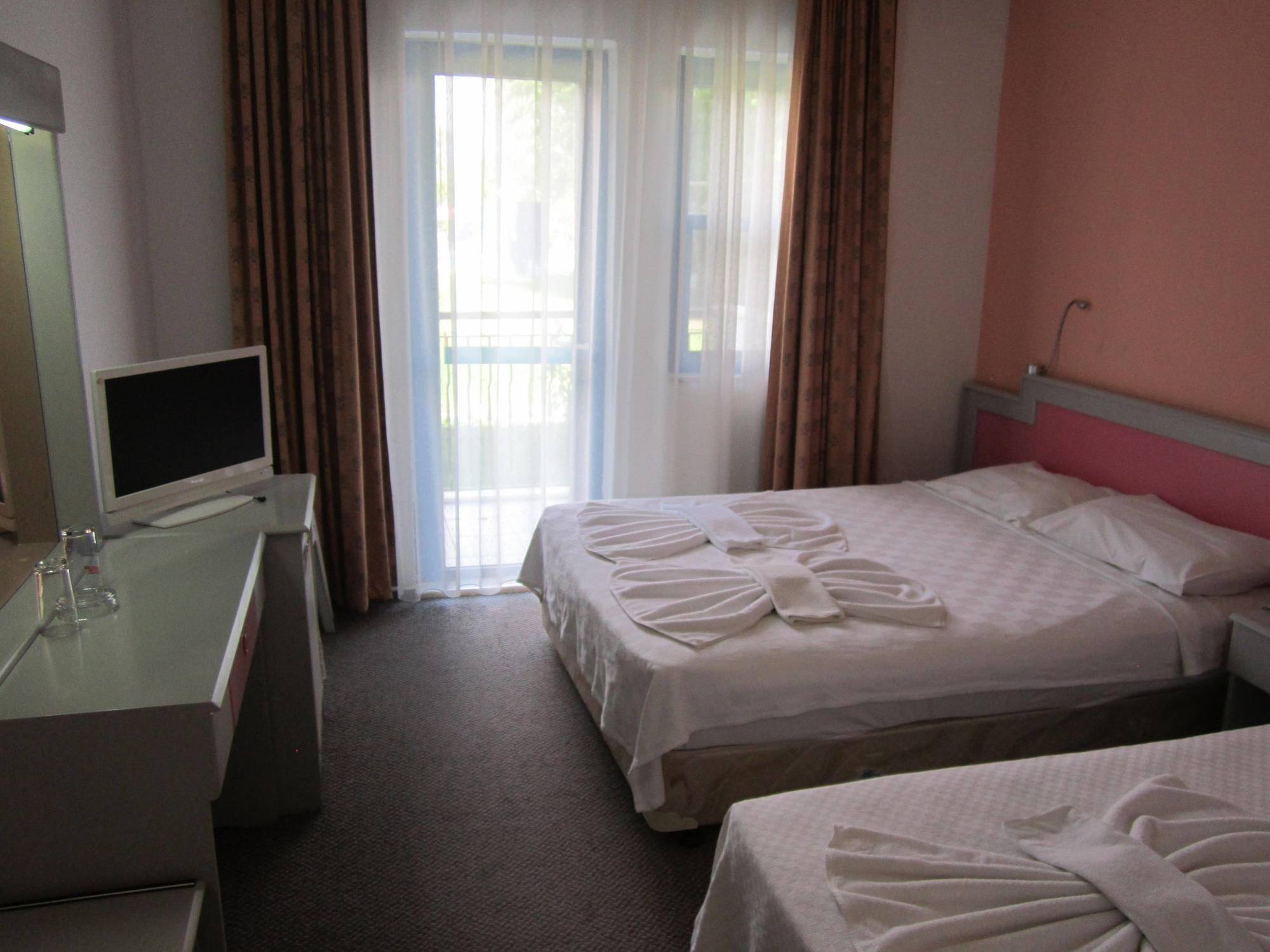 Aymes Hotel เฟทิเย ภายนอก รูปภาพ